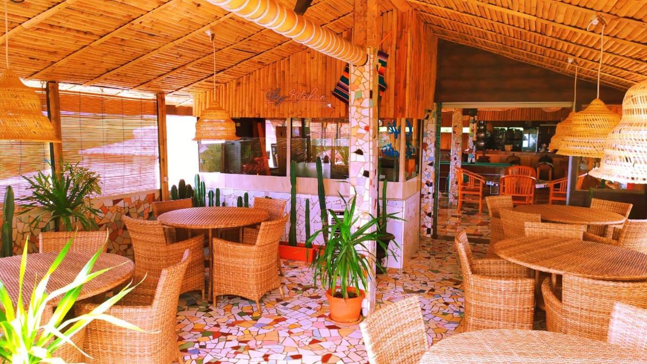 Hotel La Hasienda Kupang  Exterior photo