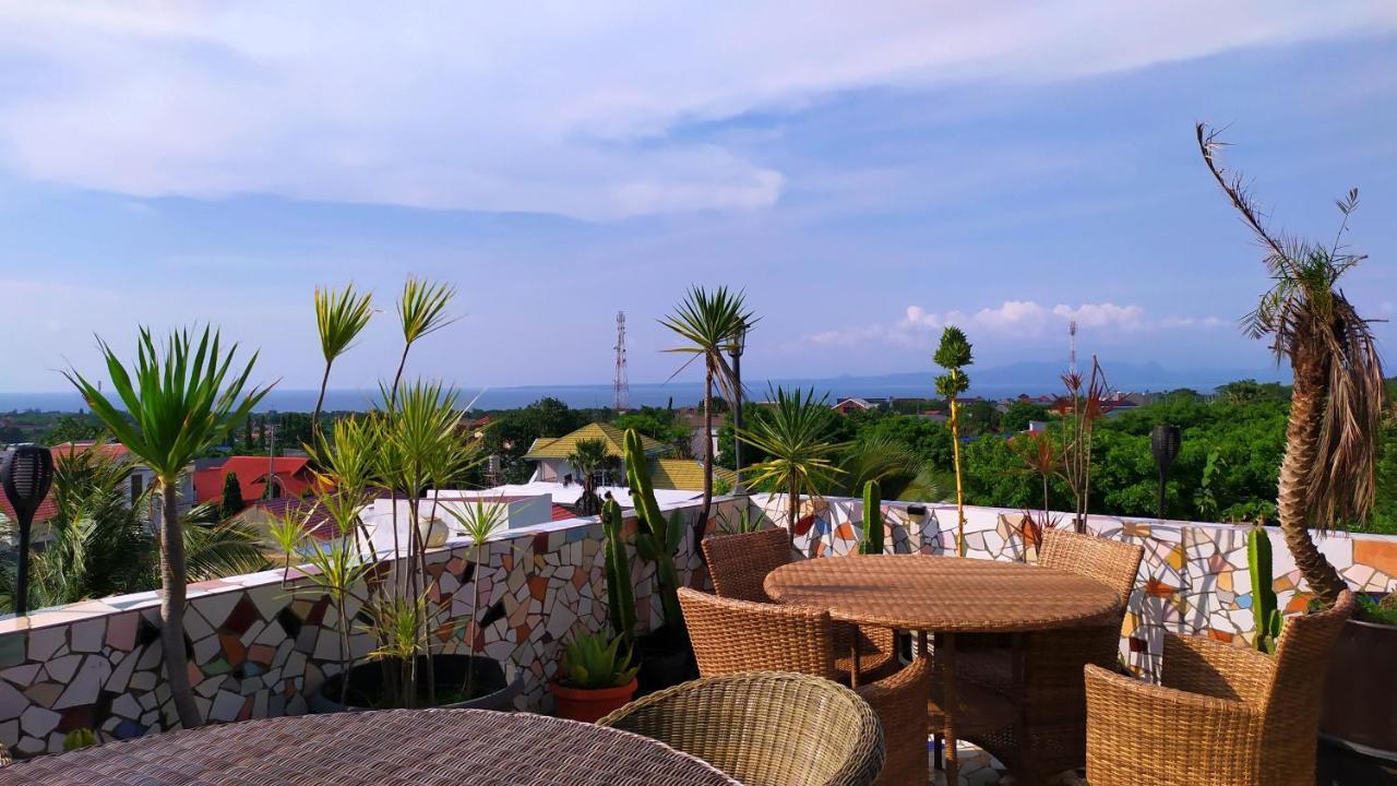 Hotel La Hasienda Kupang  Exterior photo