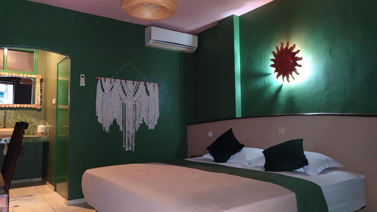 Hotel La Hasienda Kupang  Exterior photo