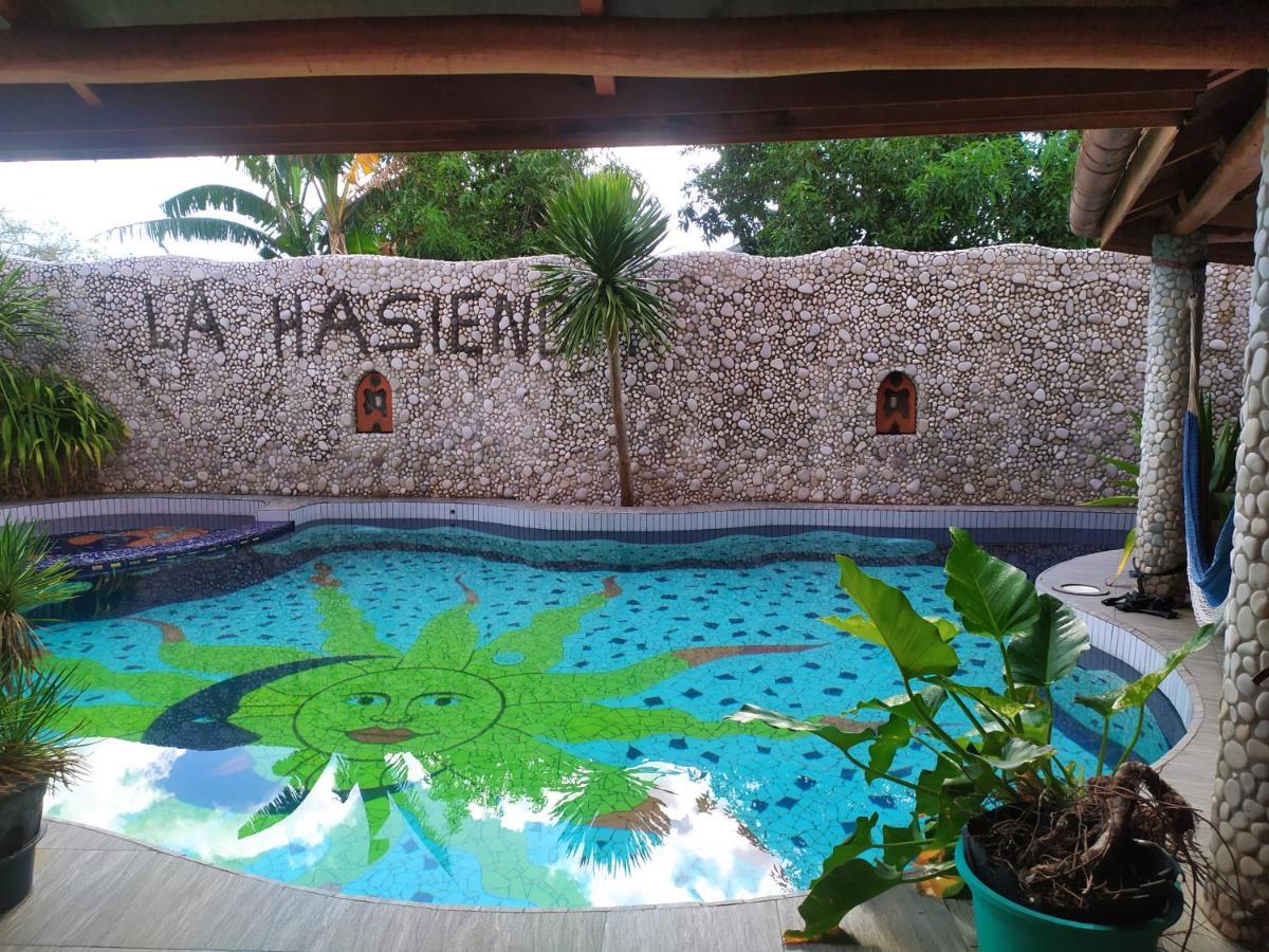 Hotel La Hasienda Kupang  Exterior photo