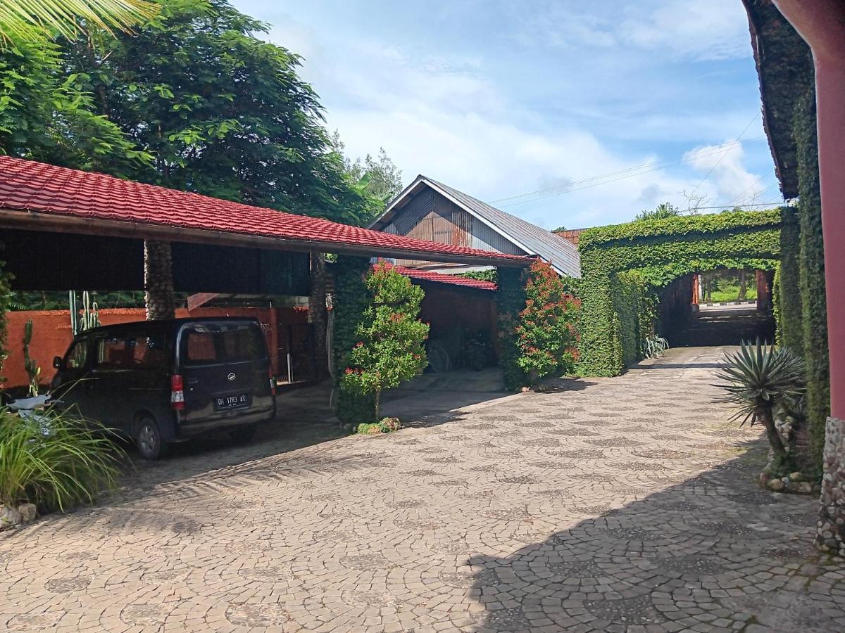 Hotel La Hasienda Kupang  Exterior photo