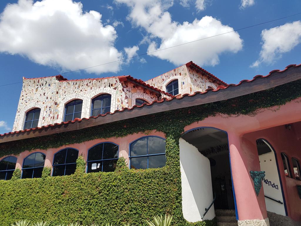 Hotel La Hasienda Kupang  Exterior photo
