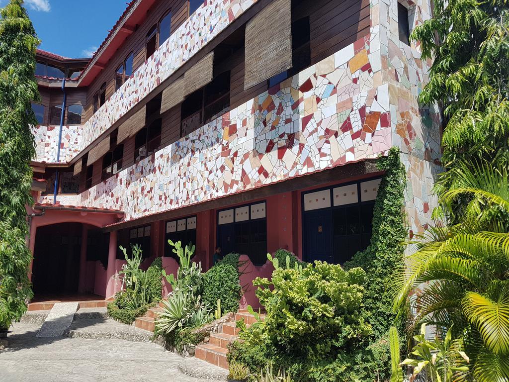 Hotel La Hasienda Kupang  Exterior photo